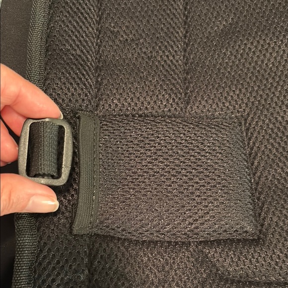 Sand Piper of California Gear Black Messenger Bag with Adjustable Strap - Picture 4 of 8